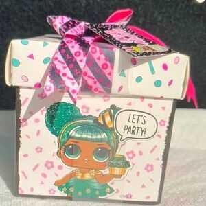 LOL Surprise! OMG Happy Day Present Gift Box NIB